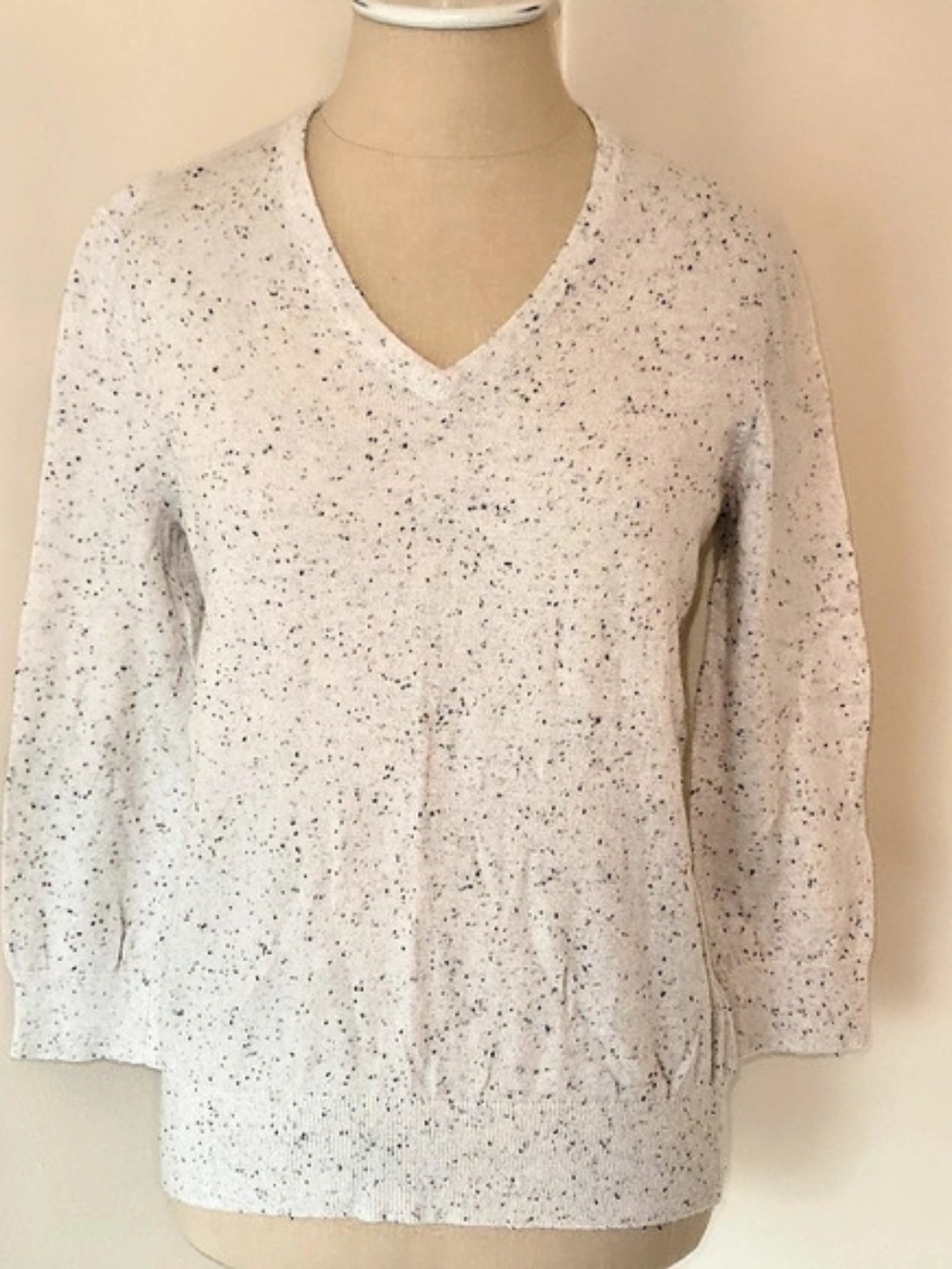 Jean Pierre Cashmere-Infused V-Neck Speckled Sweater in White Size Medium